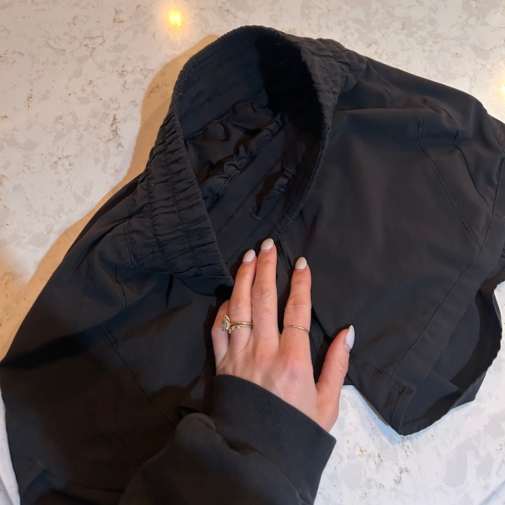 Lululemon Track That Short *5" • Black • size 2 - Picture 8 of 11